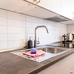 Cityapartment Mit Grossem Balkon Am Stadtpark- Disneyplus Und 300mbs Internet Chemnitz