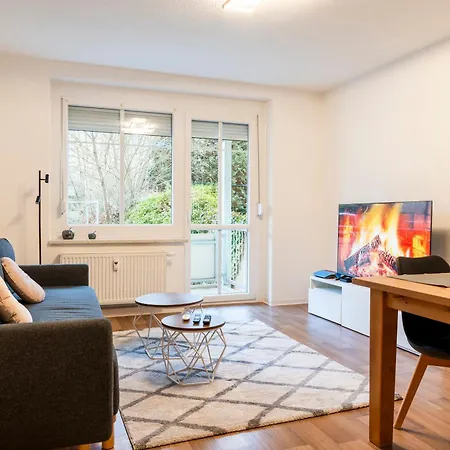 Cityapartment Mit Grossem Balkon Am Stadtpark- Disneyplus Und 300mbs Internet Apartment