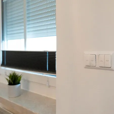 Cityapartment Mit Großem Balkon Am Stadtpark- Disneyplus Und 300mbs Internet * Chemnitz