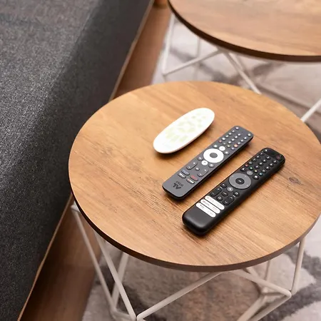 Cityapartment Mit Großem Balkon Am Stadtpark- Disneyplus Und 300mbs Internet