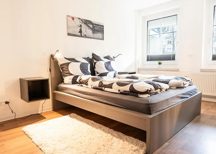 Cityapartment Mit Grossem Balkon Am Stadtpark- Disneyplus Und 300mbs Internet 公寓 *