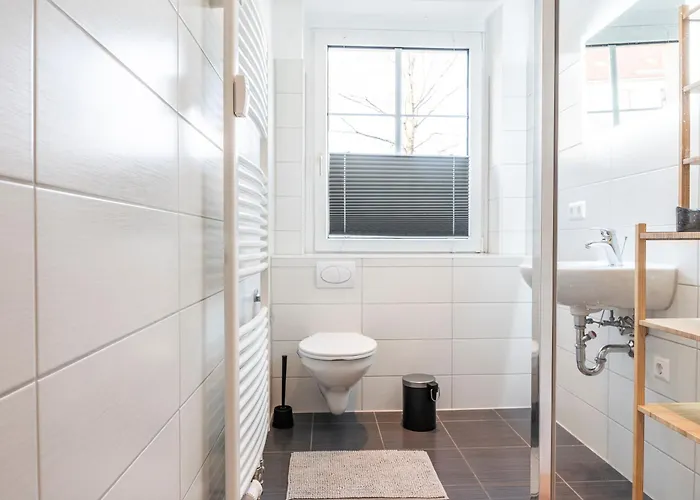 Cityapartment Mit Grossem Balkon Am Stadtpark- Disneyplus Und 300mbs Internet 开姆尼茨